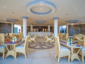 Hawaii Riviera Club Aqua Park - Families and Couples Only