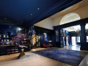 Отель The Dilly