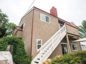 4br/3.5ba w/ Balcony in PB by Domio