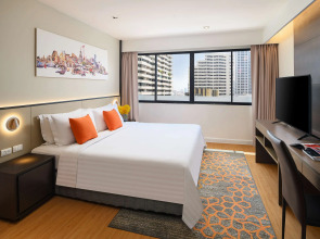 Отель PARKROYAL Suites Bangkok