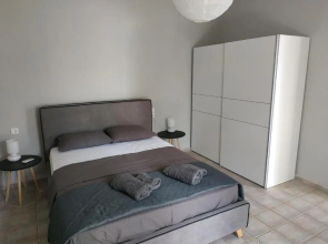 Quiet country house #1