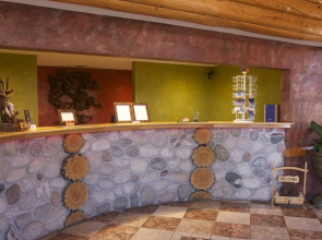Gateway Inn And Suites