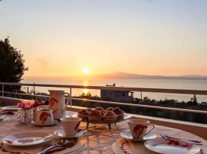 Verga Sunset Gem - Ilia Seaview Private Retreat