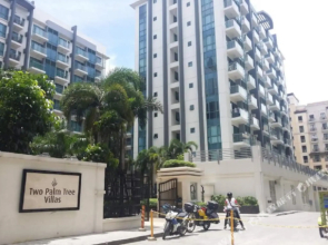 Favila Condotel - Palm Tree Two