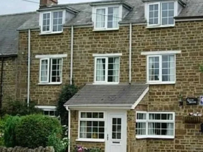 Gate House Bed  Breakfast
