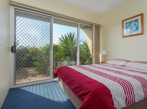 Retreat Beside The Beach - Unit Five