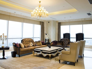 DoubleTree by Hilton Guangzhou-Free Shuttle Bus to Canton Fair Complex & Overseas Buyer Registration Services during Canton Fair Period