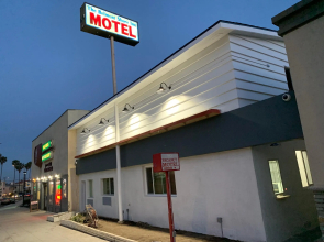 The Belmont Shore Inn