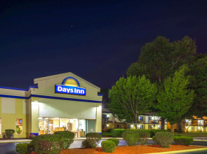 Days Inn by Wyndham Portage/Indiana Dunes National Park