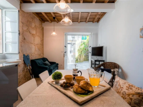 Casa dos Infantes by Mea Substantia