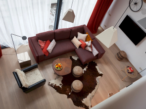 Unit 3 - Modern Smart Home Triplex Private Garden & Parking