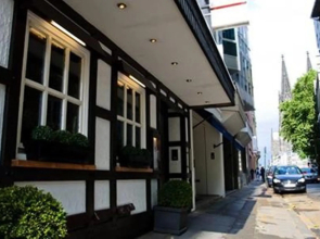 Dom Hotel Am Romerbrunnen