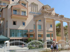Q Ella Beach Hotel