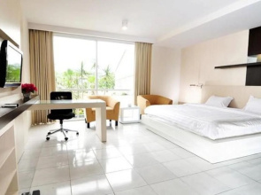 Royal Hotel n' Lounge
