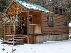 Ouray Riverside Resort - Inn & Cabins
