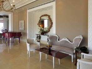 Warwick Palm Beach Hotel