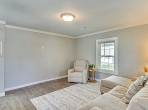 Close to Shops, Eats & Hospital: Roxboro Retreat