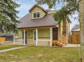 Work & Play in Walkable Midtown Coeur D'alene!