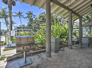 Hawaii Haven: Condo w/ Community Pool, Ocean Views