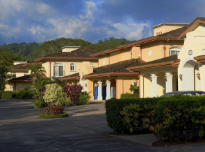 Del Mar Condominiums