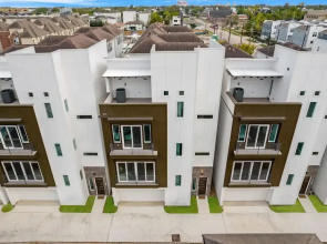 Luxurious 3 Bed3 Bath Near Downtown Houston