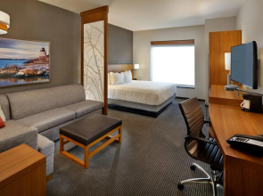 Hyatt Place Warwick / Providence Airport