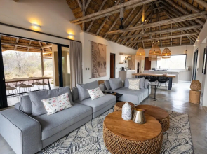 Villa Uthando Stylish Brand new Villa With Amazing Views