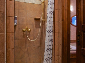 Alice Apartment House