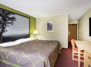 Super 8 by Wyndham Salem VA