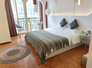 Dacheng Xiaosu Film and Television Apartment (Huaguoyuan Fortune Plaza)