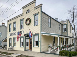 Central Hotel