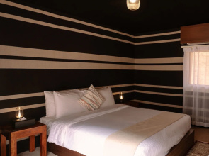 Pura Eco Retreat Jebel Hafit Desert Park