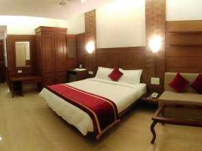 Shining Sand Beach Hotel