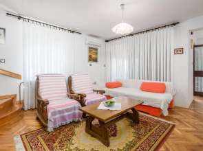 Stunning Home in Barbat na Rabu With 3 Bedrooms and Wifi