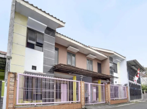 OYO Life 91626 Rr Kost Putri Syariah