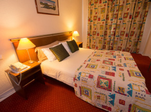 Holiday Inn Express and Suites Lisbon Principe Real by IHG