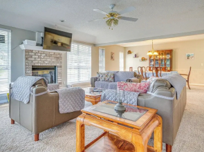 Welcoming Perdido Bay Home < 1 Mile to Dock