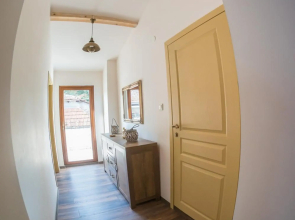 The Old House guest rooms and apartament