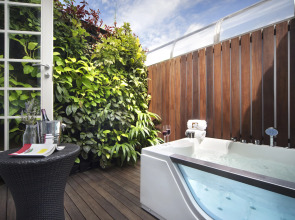 Hotel Clover 769 North Bridge Road