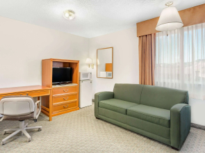 Super 8 by Wyndham Price