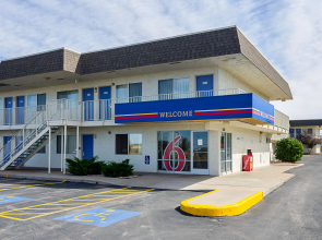 Motel 6 Laramie, WY