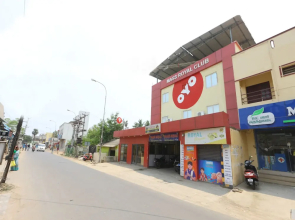 OYO 4418 Royal Mass Club