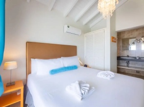 Tropical Paradise Bliss Villa at Coral Estate