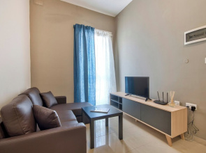 Few Minutes Walk of The Strand 1-bedroom Apartment