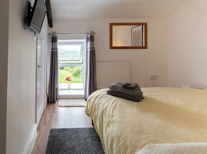 Cwtch Farm Bed & Breakfast