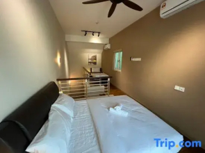 Karpal Singh Drive Seaside Georgetown 4BR-15pax by 3C