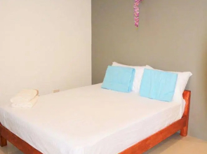 Alona Studios Apartment Hotel