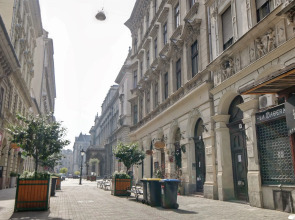 Opera Guesthouse & apartments