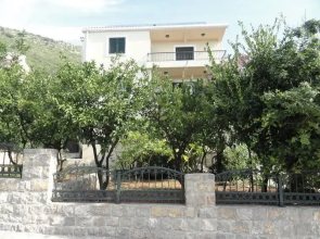 Apartments & Rooms M