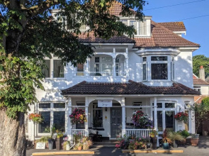 Alexander Lodge Hotel